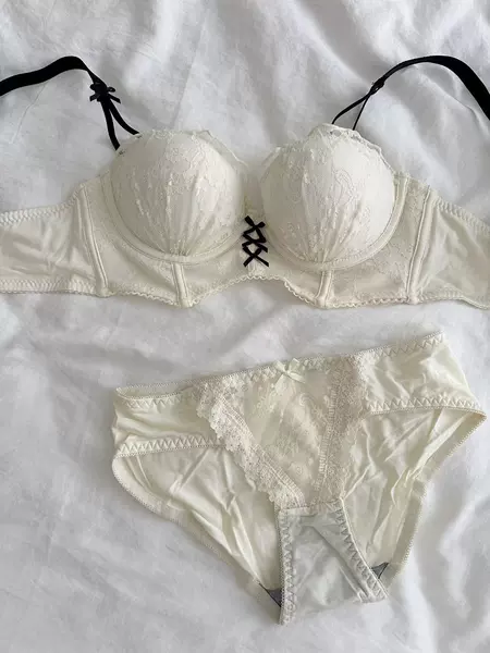 Set, champagne color