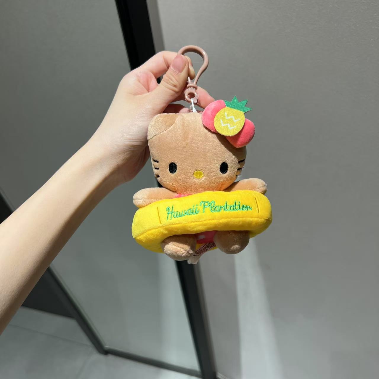 파인애플 수영 반지 블랙 가죽 펜던트