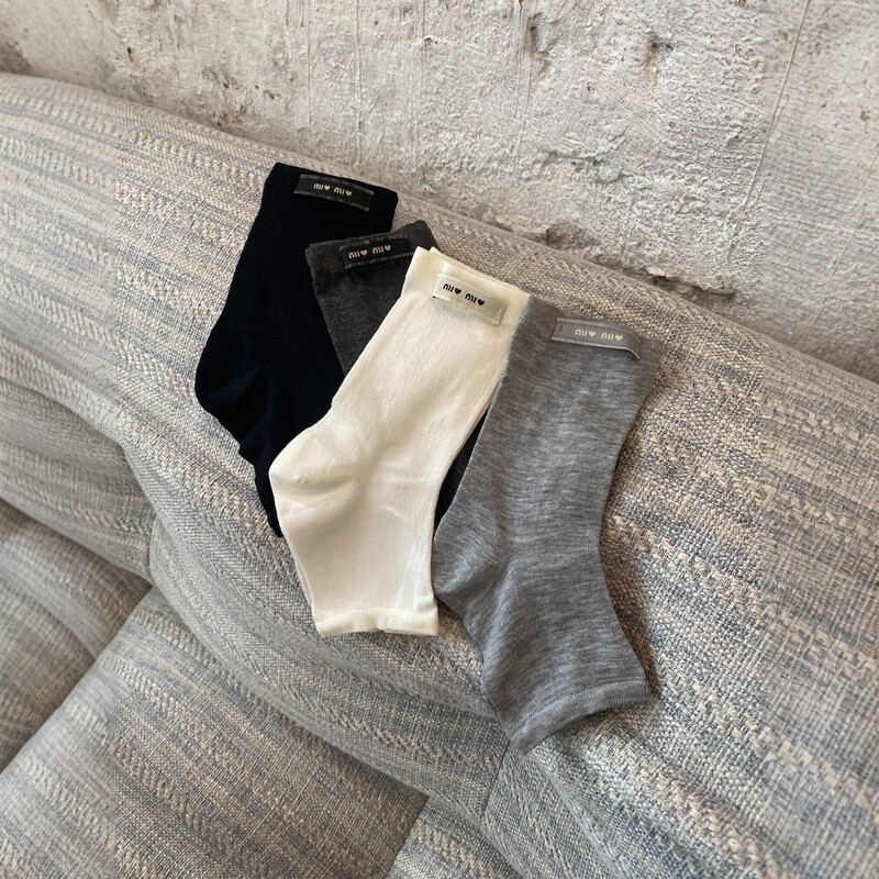 Miu-Style Blogger's Same Ultra-Thin Sheer Footless Half-Socks, Niche Fashion Solid Color Mid-Calf Foot Covers for Women