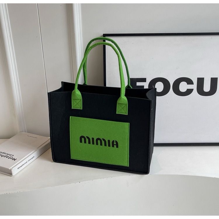 Bolso de fieltro de gran capacidad, bolso simple de celebridades de Internet, bolso de mujer de libro rojo portátil a juego de color, bolso de hombro, bolso de regalo