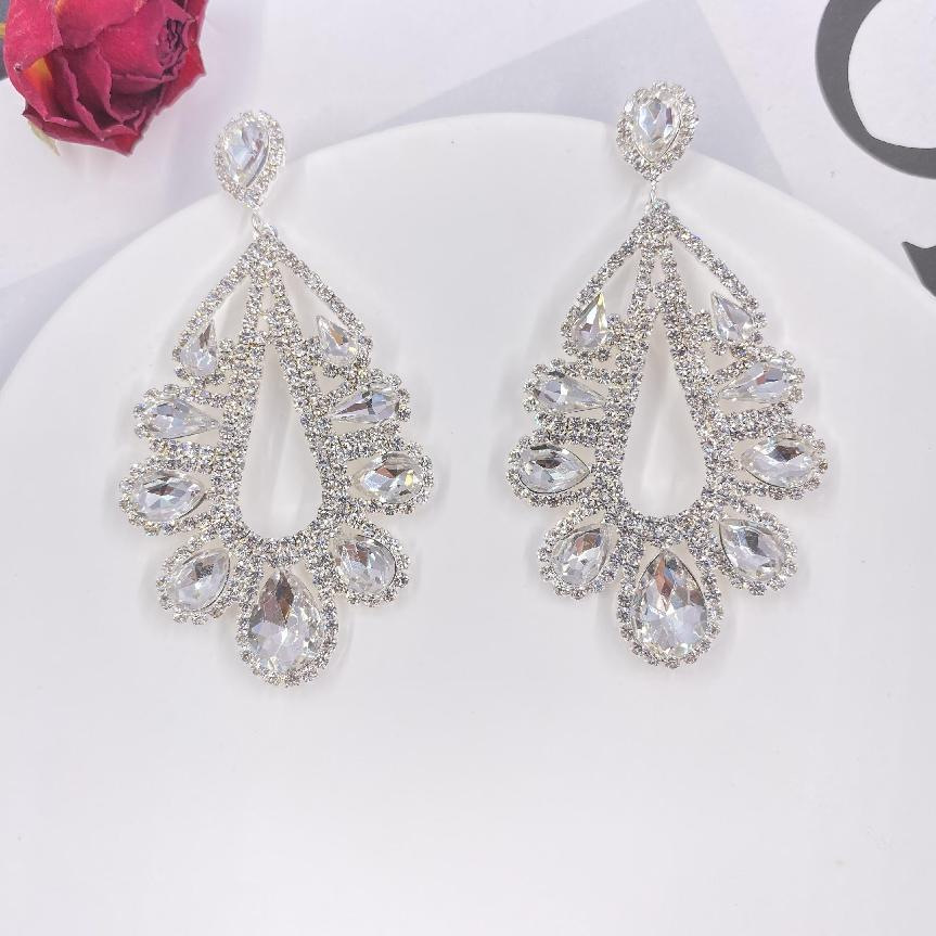 1 Pair Elegant Water Droplets Plating Inlay Copper Artificial Diamond Drop Earrings display picture 3