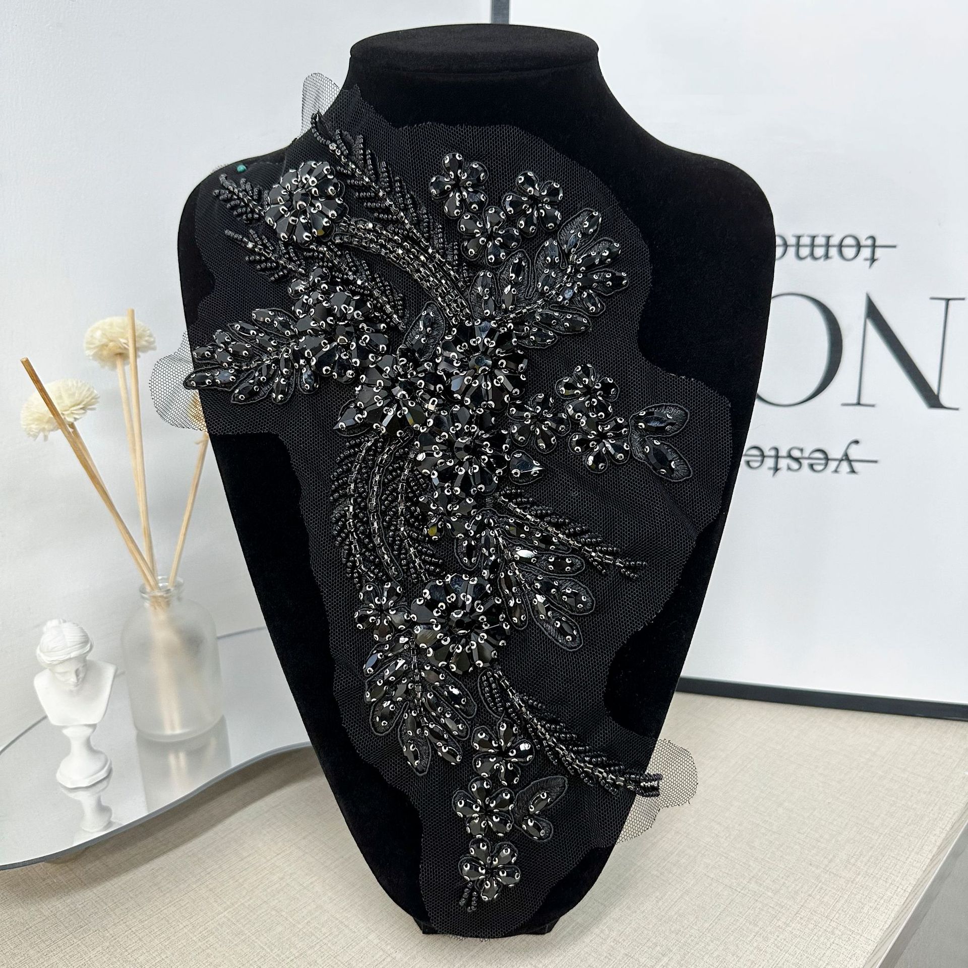 Tejido de vidrio pesado bordado mano clavado cuentas de cristal en collar flor de collar vestido de boda decoración accesorios DIY image 8