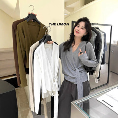 the limon柠檬绿茶2025秋季女韩系松弛设计感绑带V领长袖针织衫女