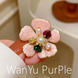 Retro New Chinoiserie Fairy-Like Pink Enamel Flower Brooch Corsage Elegant Elegant Natural Pearl Pin Buckle