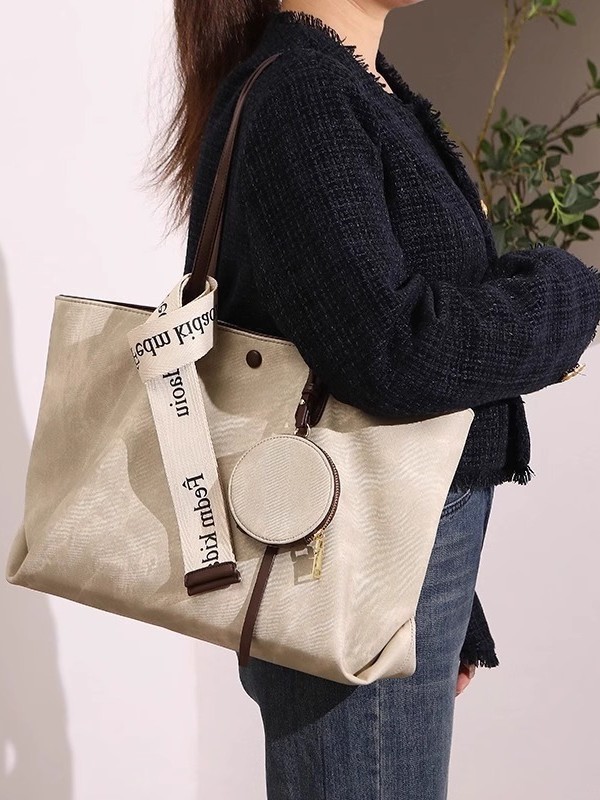 2025 新しいレトロプリントバッグ女性の多用途仕事通勤大容量トートバッグファッショナブルなハイエンドの質感|undefined