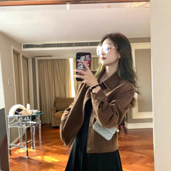 カレー色の鹿の毛皮の毛のコートの女性の短いタイプの韓国系のゆったりしているカジュアルなレトロな小さいサブのジャケットの上着