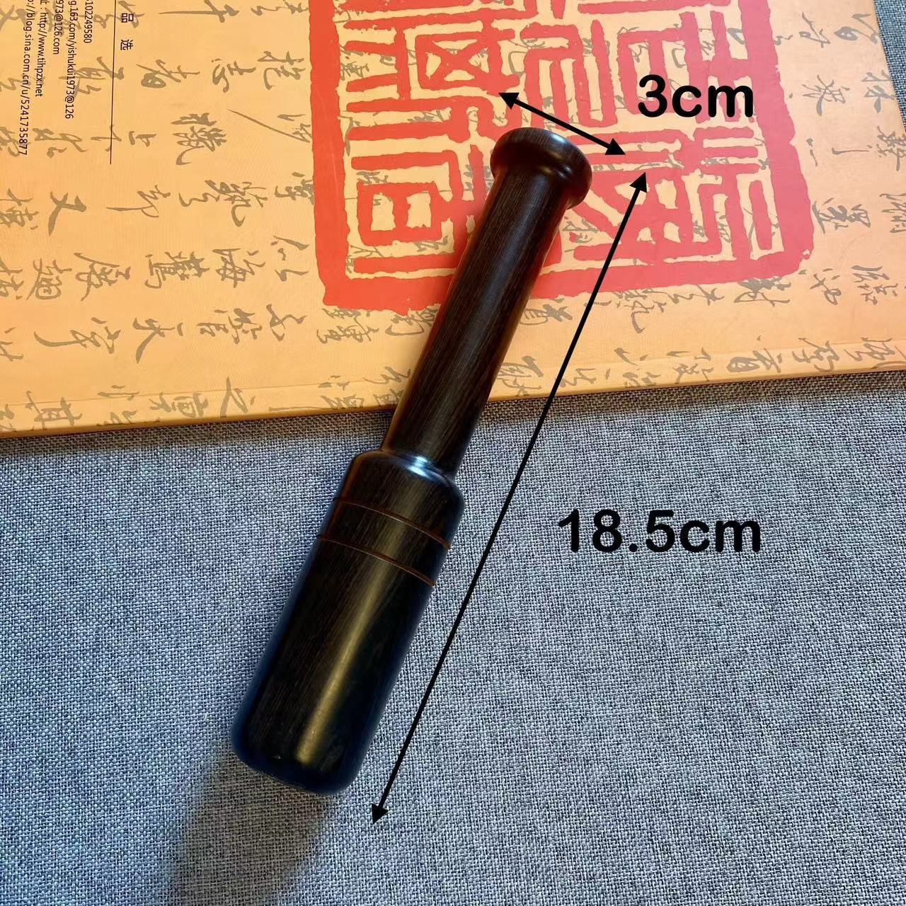 Gỗ đàn hương tím nghiền tỏi búa nhỏ (18,5*3cm)