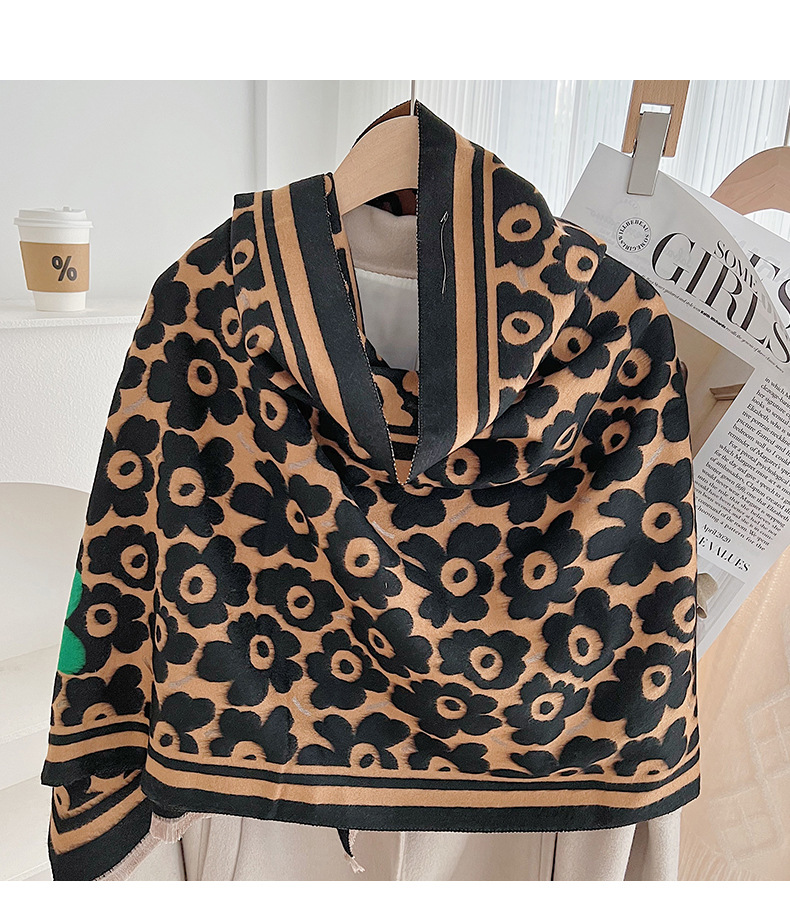 Women's Simple Style Commute Color Block Viscose Fiber Printing Scarf display picture 2