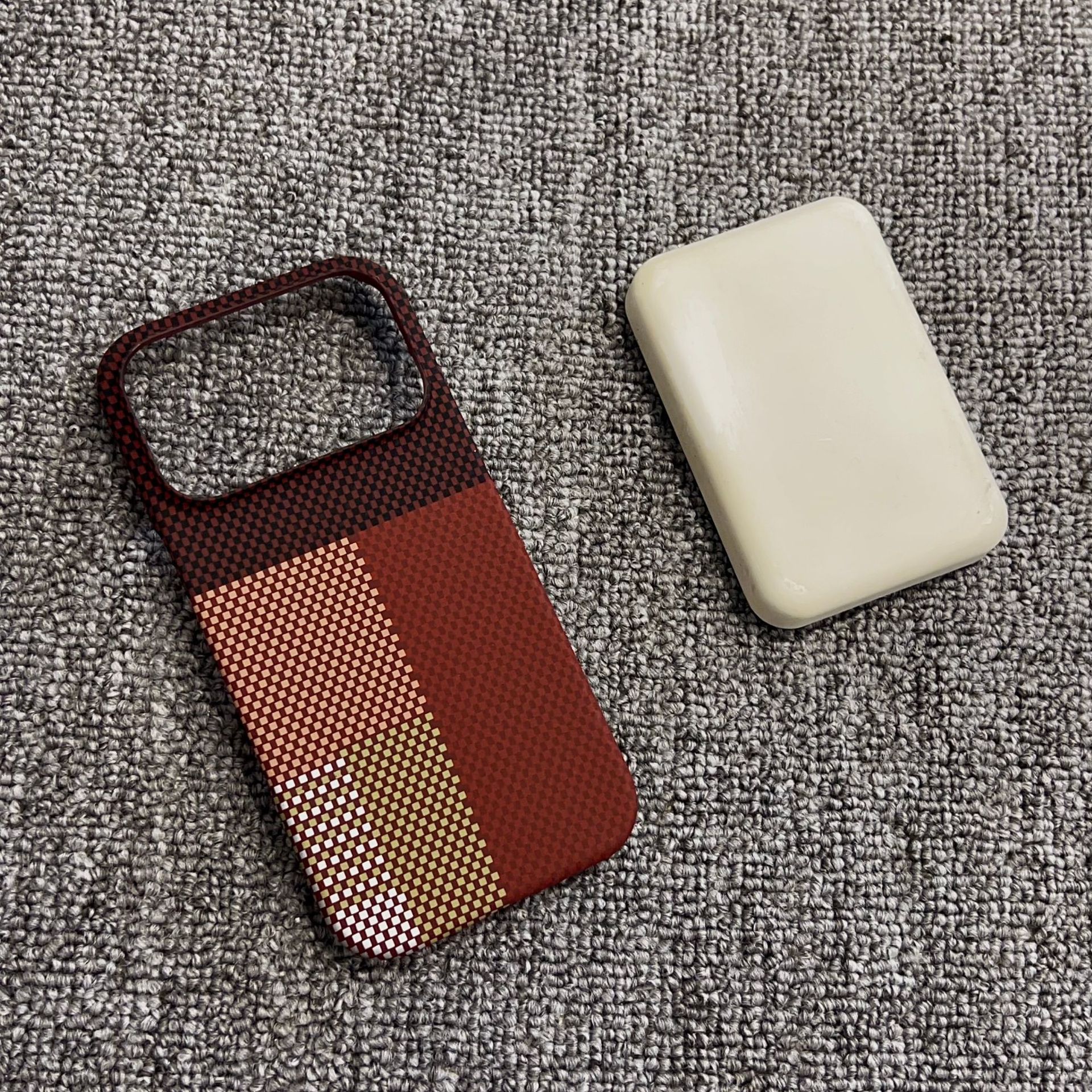 Coque Magnétique Iphone 17 Pro Max Texture Fibre Carbone Kevlar_voghion.com