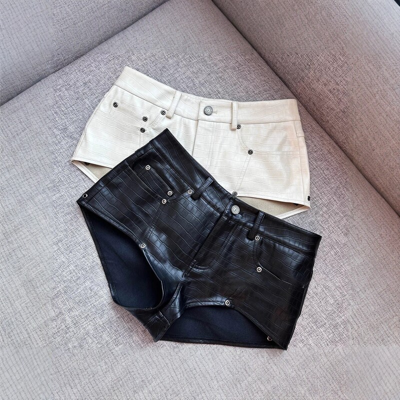 2026 new style women's low-waist, sexy, ultra-short shorts with crocodile-patterned PU leather, retro rivet design, slimming effect, and versatile hot pants 2026 new style women's low-waist, sexy, ultra-short shorts with crocodile-patterned PU leather, retro rivet design, slimming effect, and versatile hot pants