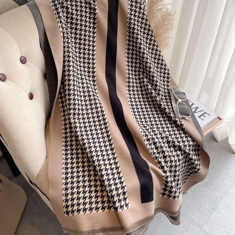 カシミヤのマフラーの女性のファッション的なエアコンの部屋のショールの千鳥の格のジャカードの優雅な長いタオルの短いフリンジの装飾のマフラーをまねます。|undefined
