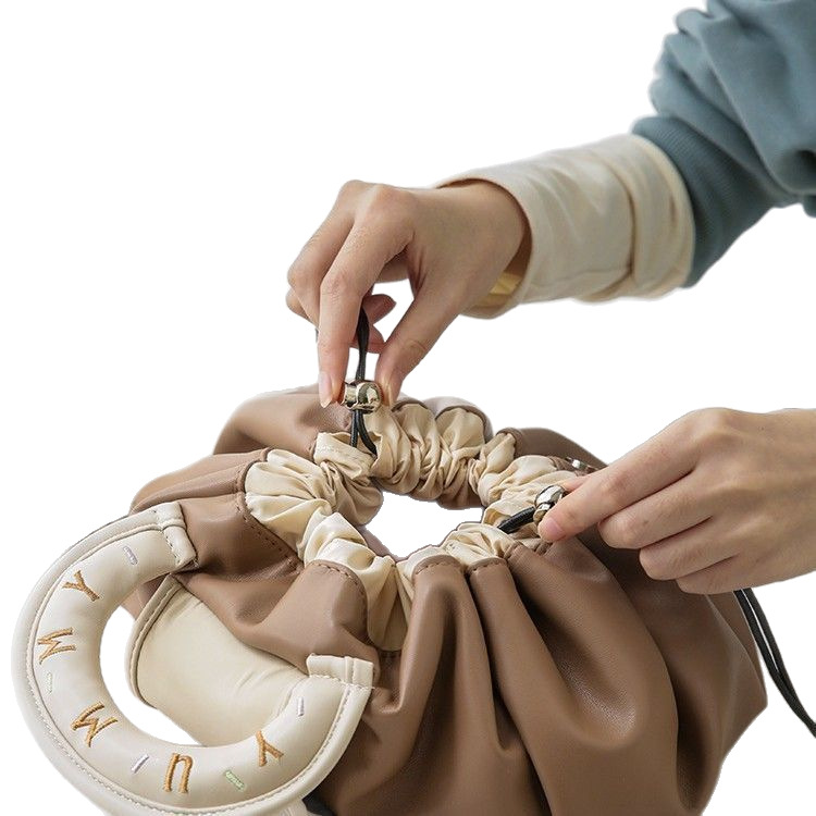 Perezoso 2025 nuevo paquete de maquillaje impermeable de gran capacidad portátil bolsa de almacenamiento de viaje cuerda de bombeo para lavar