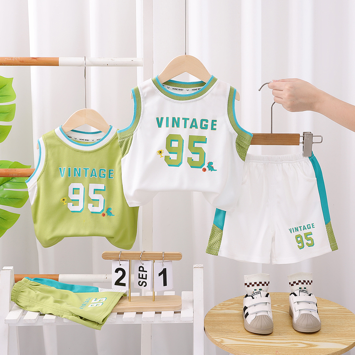 Boys Summer Thin Basketball Uniform Vest Suit 2025 New Kidsren's Sports Thin Sleeveless Shorts Two-Piece Set