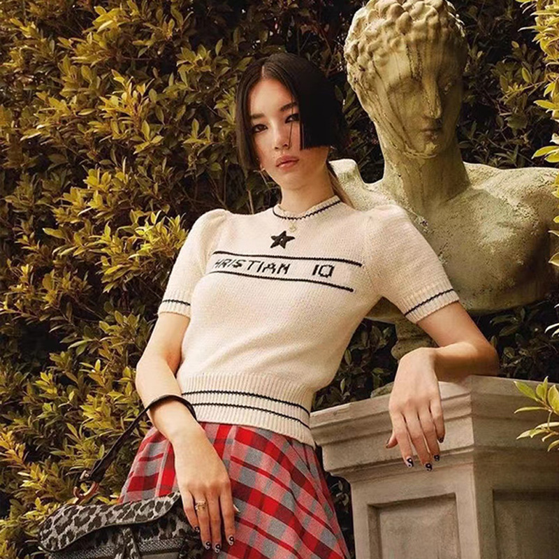 Everyone Has One: Off-White Wool Sweater with Short Sleeves, Women's Five-Pointed Star Puff Sleeve Knit Top for Autumn