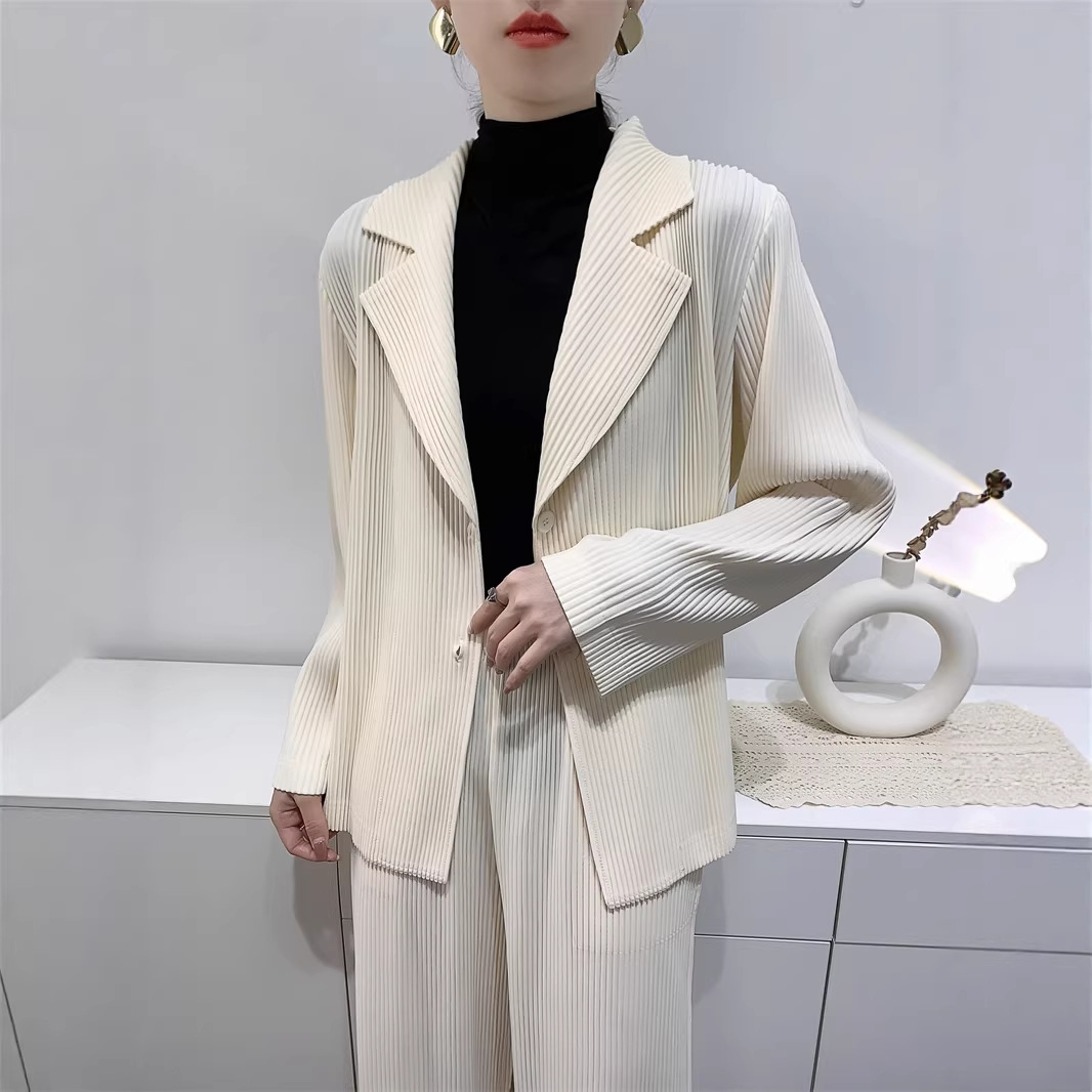 2024 spring and autumn suit jacket women's design comfortable casual slimming thickened pleated clothes long sleeve basic