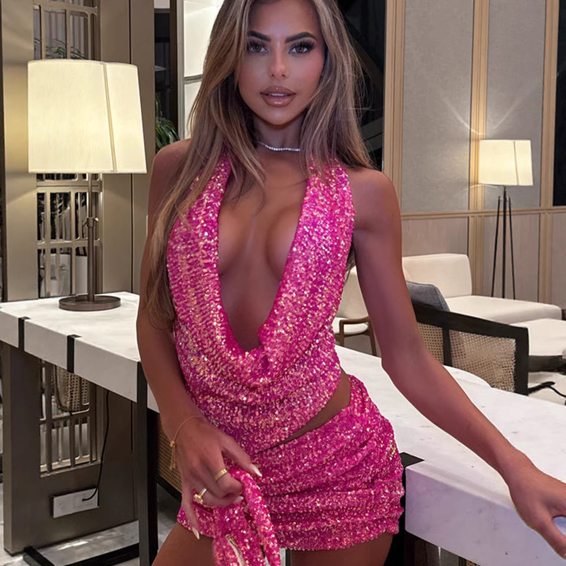 Abbigliamento donna Completo da donna con minigonna aderente con scollo all'americana e paillettes Stile sexy senza schienale Due pezzi Scollo a V profondo Per occasioni formali e casual Per donna_voghion.com