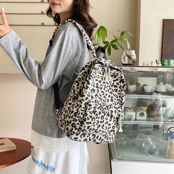 Backpack for leisure for men and women