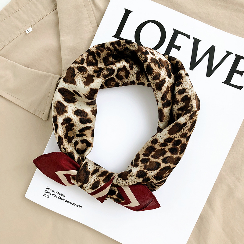 Silk scarf Versatile spring and autumn Real silk Small square the republic of korea Square mulberry silk scarf decorate Scarf Hair band