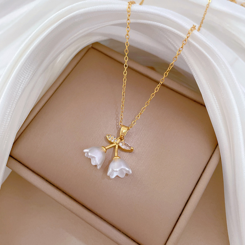 Cuerno de acero de titanio de acero de titanio de titanio de lujo ligero temperamento hermoso collar de diamante completo cadena de clavícula de acero de titanio