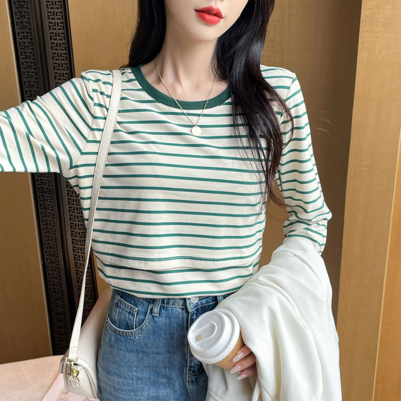 ストライプの授乳上着の春秋服の辛いお母さんのタイプは外に出て、純綿の底の長袖の授乳服の産後はやせています。|undefined