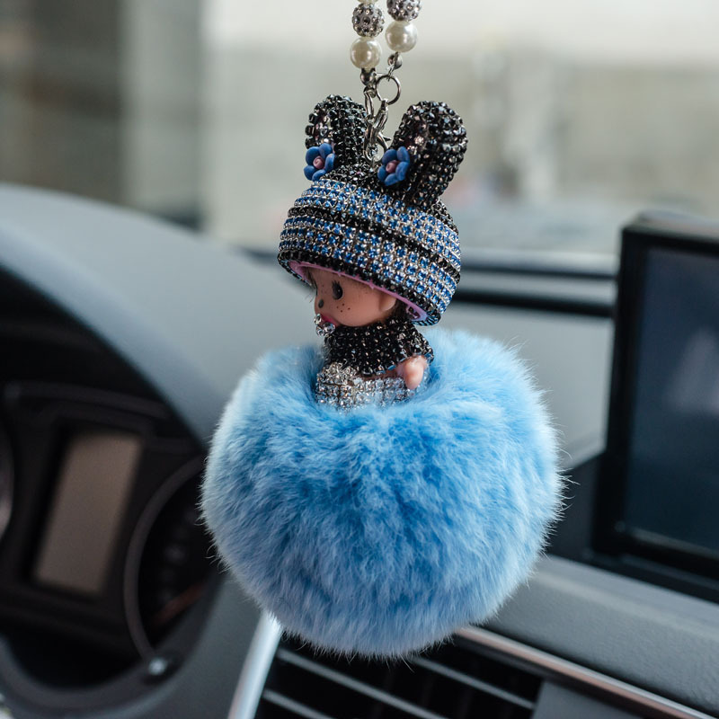 Qiqi colgante decoración de coche colgante de coche diamante Qiqi muñeca dibujos animados lindo colgante de bola de piel