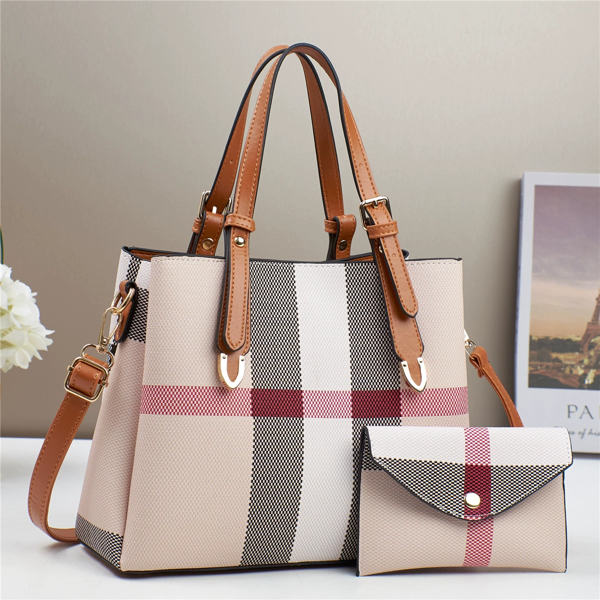 Capacious white shoulder bag