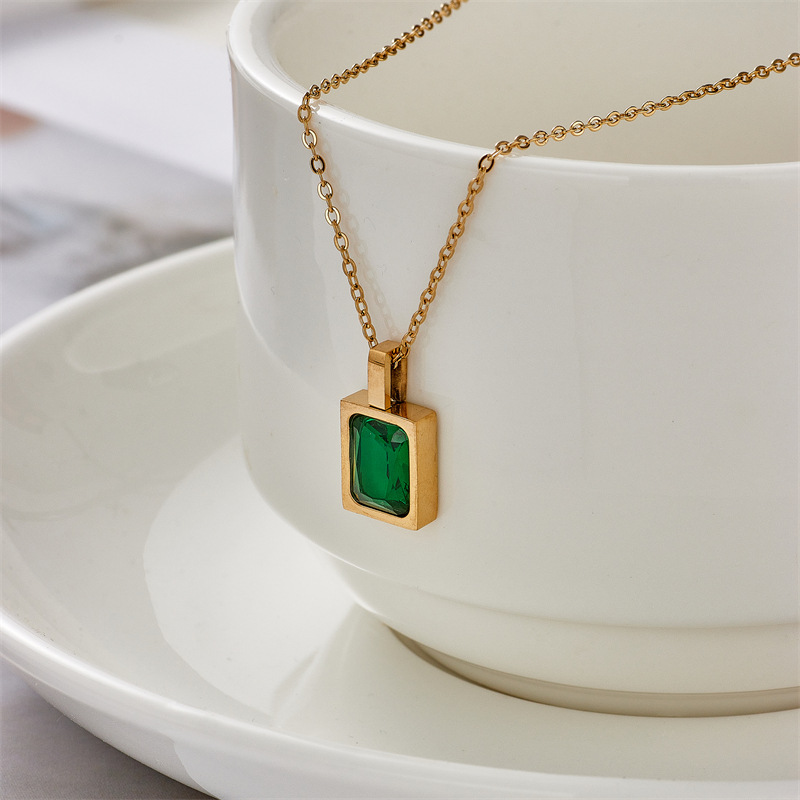 Simple Style Square Inlaid Emerald Zircon Stainless Steel Pendant Necklace display picture 2