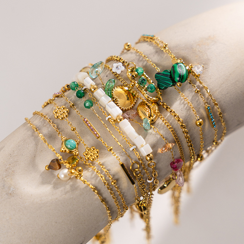 Tena 18k chapado en oro, alta retención de color, pulsera de acero de titanio, accesorios de mano de concha de piedra natural de alta calidad para mujer