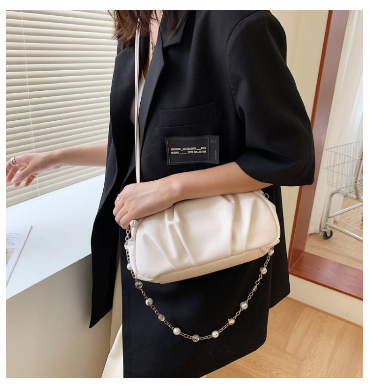Wholesale Soft Pu Fold Pearl Chain Single Shoulder Handbag Nihaojewelry display picture 65