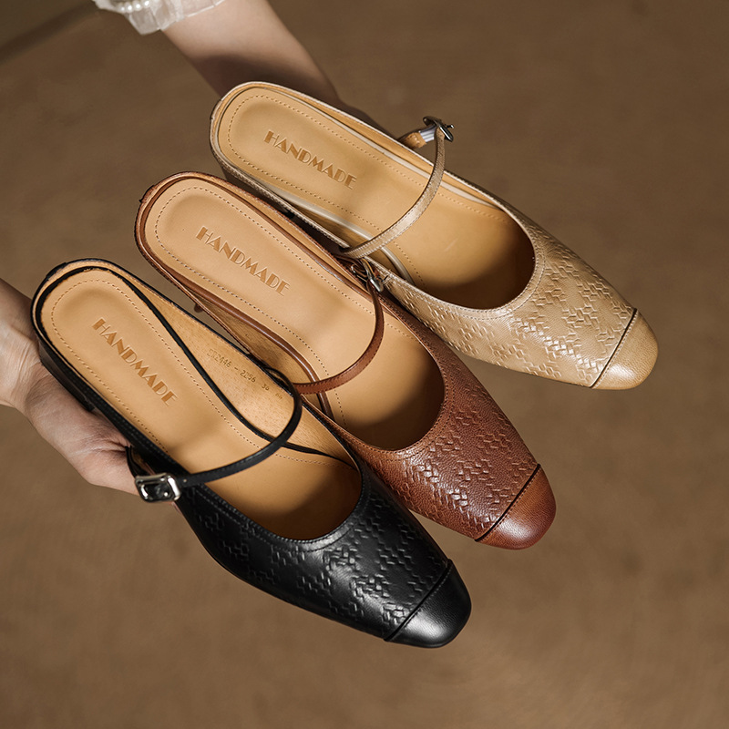 Retro fashionable mule