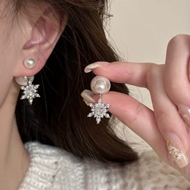 项链;耳环;耳钉