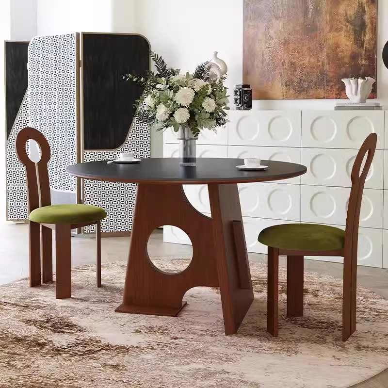 Comercio exterior estilo medieval mesa de comedor de madera maciza mesa redonda retro francesa mesa de comedor de tabla de roca de lujo ligero alta sensación de mesa de comedor pequeña image 4