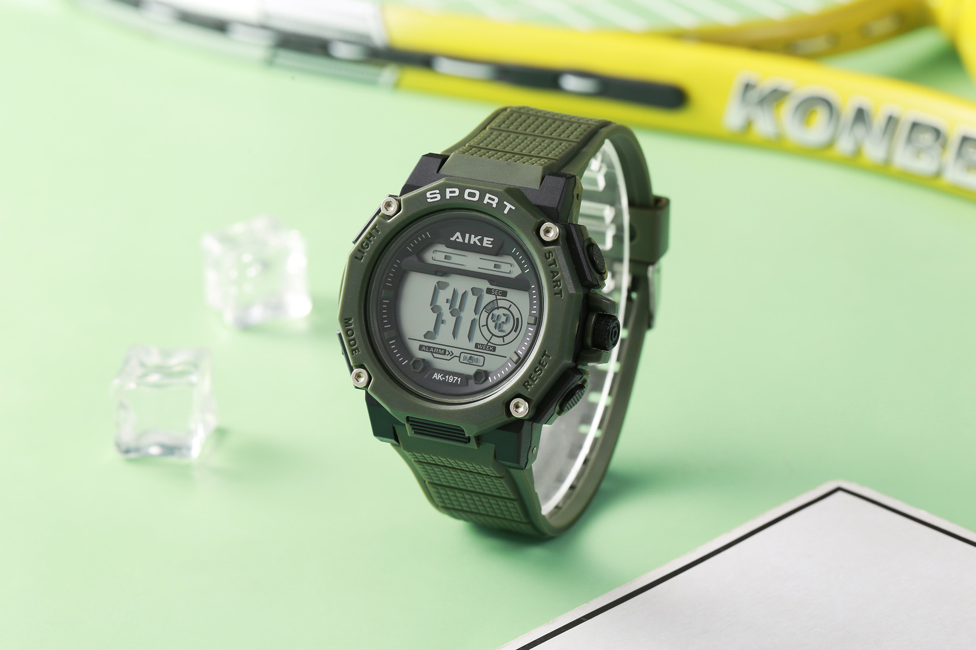 Reloj electrónico de despertador para estudiantes varones nuevo reloj electrónico de deportes impermeable multifuncional para adolescentes de secundaria y secundaria