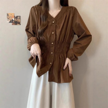 美拉德咖色V领长袖衬衫大码女装2025秋季胖mm收腰娃娃衫轻奢上衣