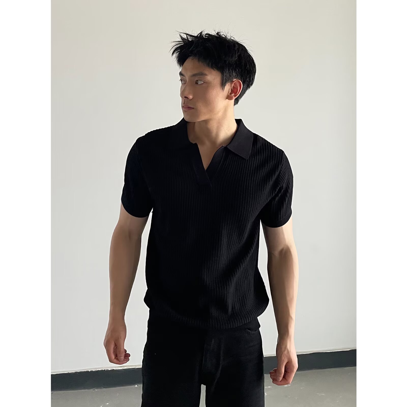 Camisa POLO suéter de manga corta con cuello en V para hombre, estilo de negocios delgado, solapa, rayas, seda de hielo, transpirable, comercio exterior transfronterizo al por mayor