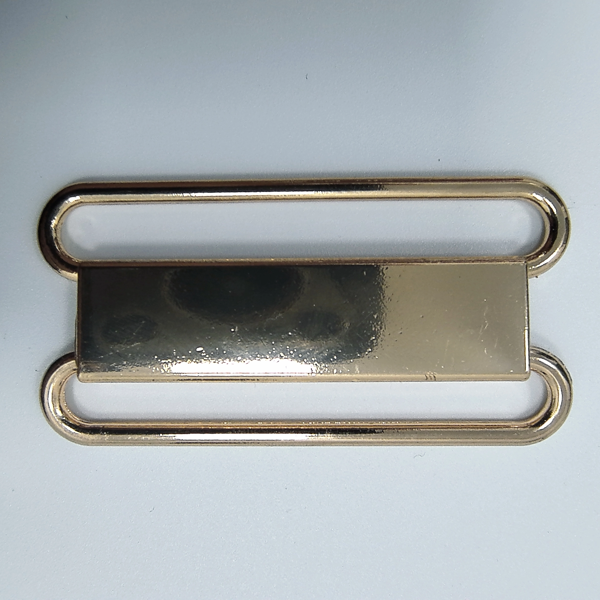 Источник производителя бюстгальтер из цинкового сплава