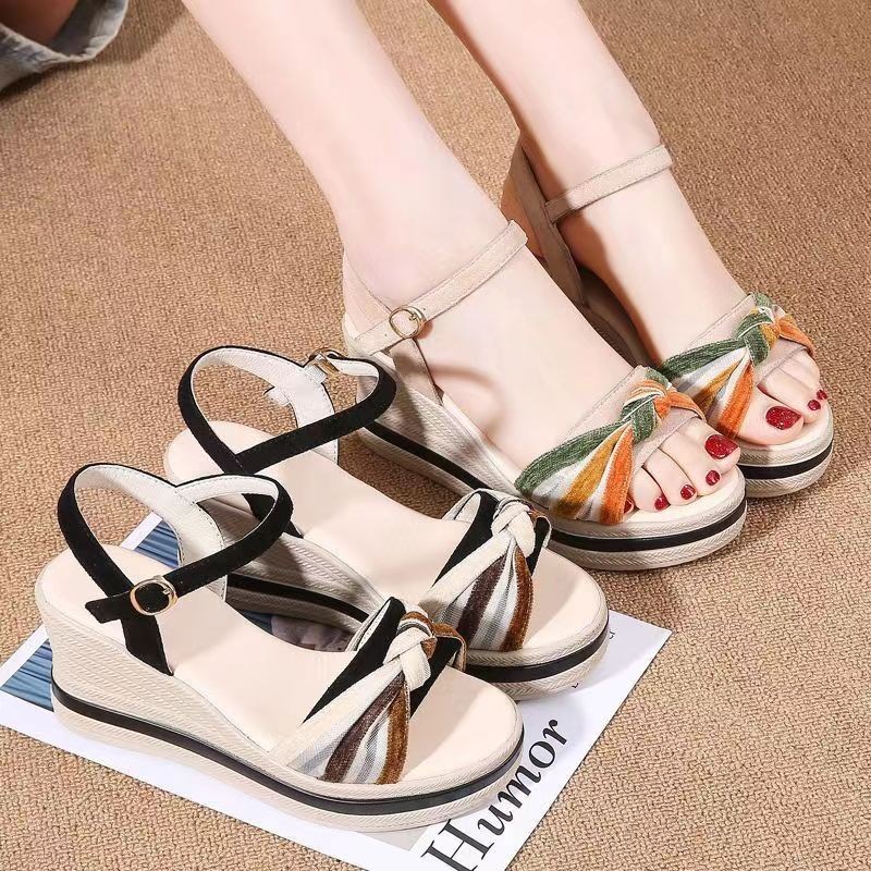 Sandalias de talón de verano para mujeres 2026 nuevo muffin fondo suave con un color con estudiantes antideslizantes sandalias ligeras para trabajar