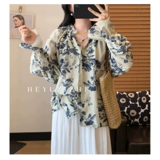 青花瓷轻国风真丝棉浪漫度假风印花V领衬衫宽松防晒衬衣女春夏001