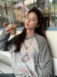 现货 韩国东大门jkichi章若楠同款圆领米奇印花撞色落肩长袖T恤女