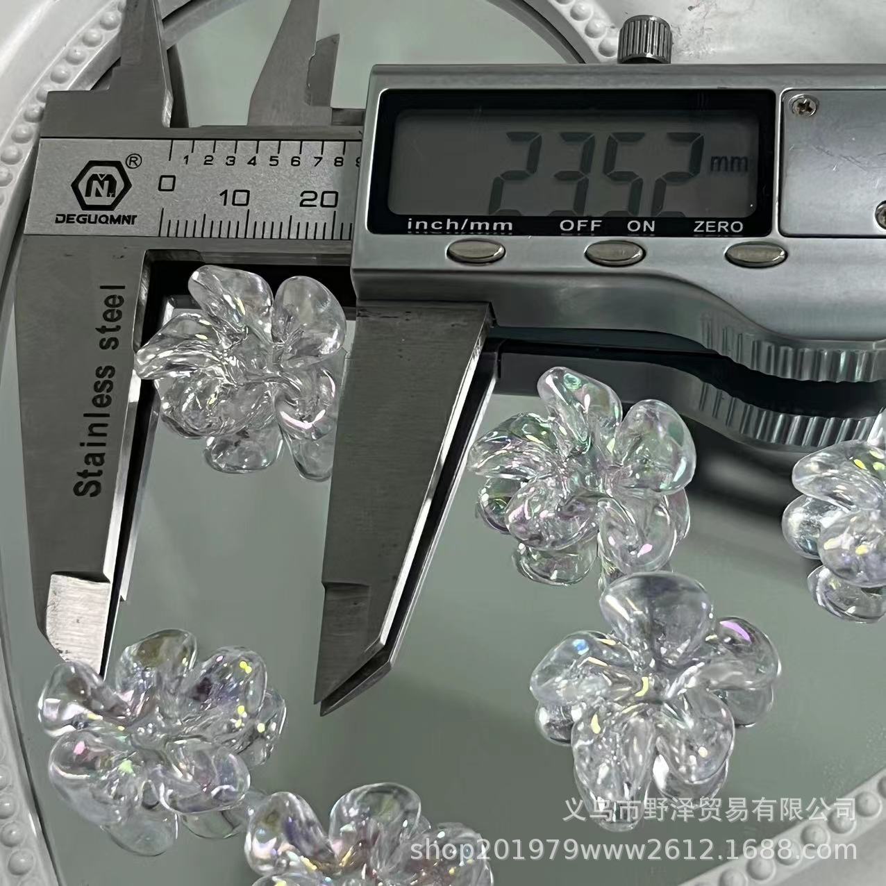 2023 NUEVO LÁSER flor irregular tarjeta 23mm japonés DIY hecho a mano crema pegamento material al por mayor en stock