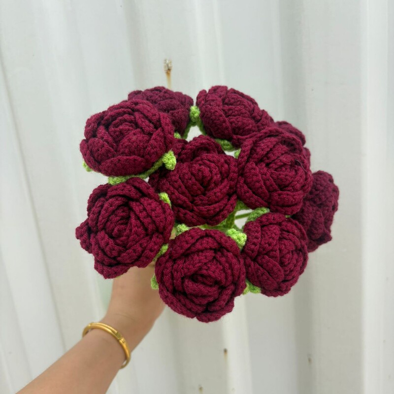 手作りのバラの花を編む手作りの花|undefined