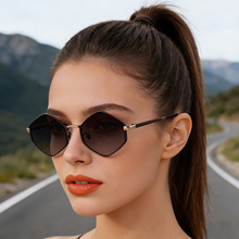 2025�¿�ŷ��ʱ�ж����̫����Ůʿ���Լ�Լī��Ů�羳����shades