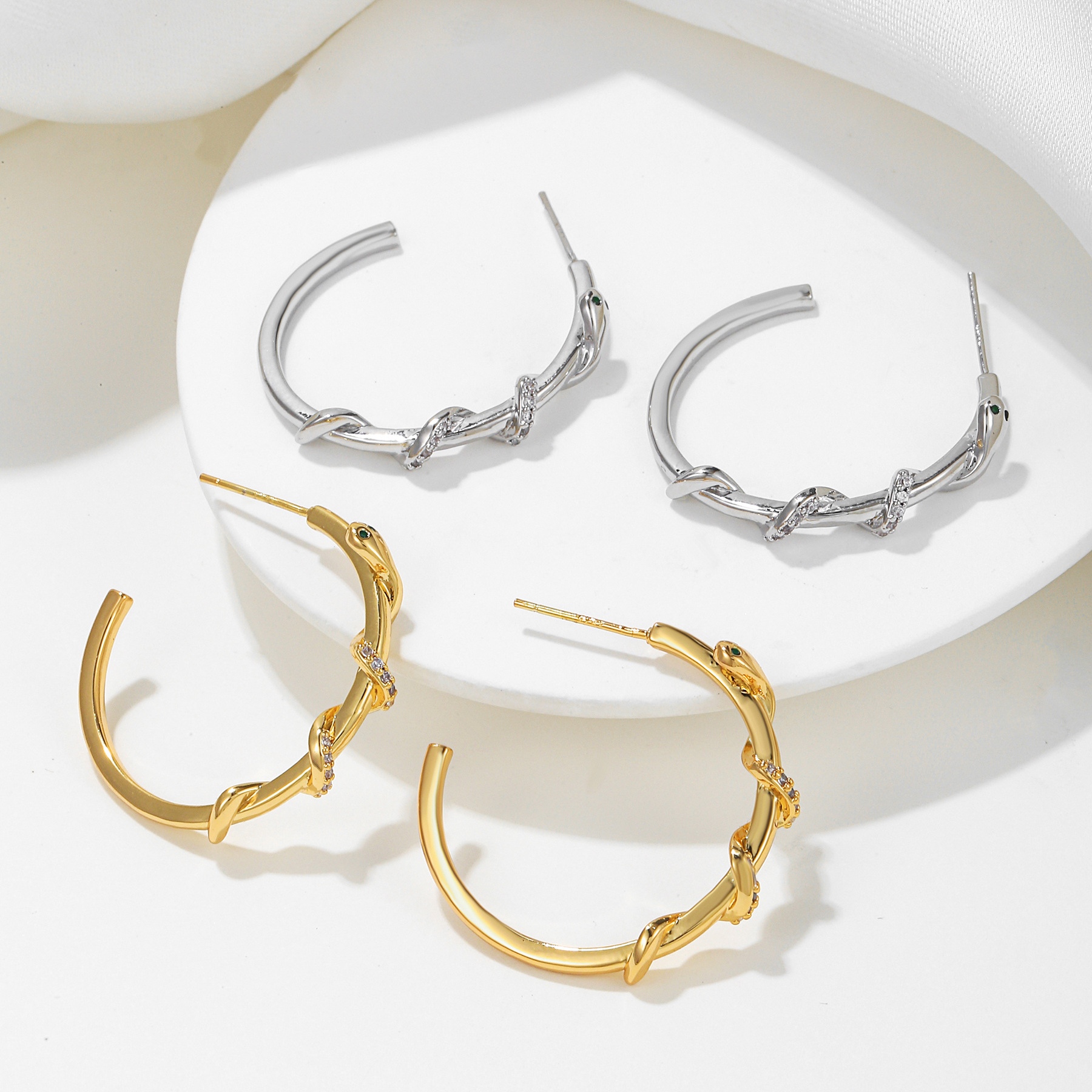 Fashion Round Copper Plating Zircon Earrings 1 Pair