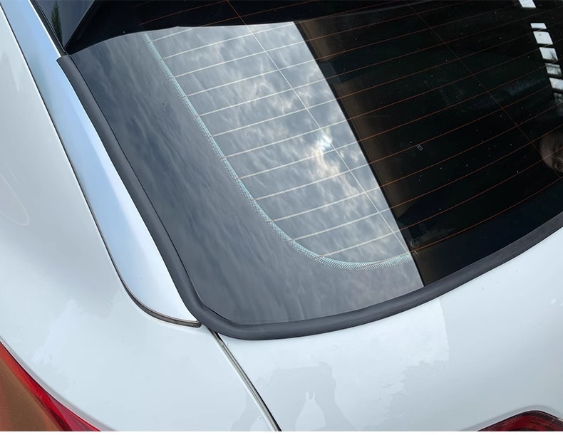 Y-shaped rear windshield seal strip, car roof waterproof strip, rainproof, dustproof, soundproof, decorative strip for the rear tailgate