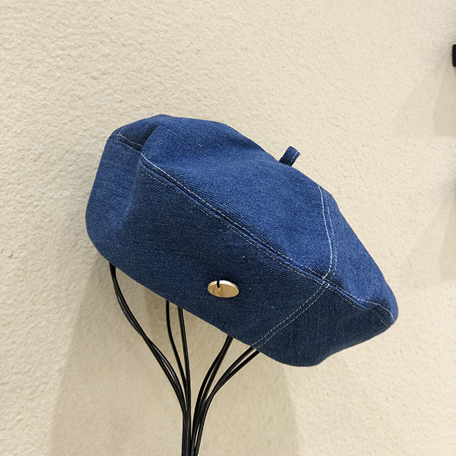 Schicke Damen-Jeans-Baskenmütze mit flachem Oberteil im Influencer-Stil für den Frühling – perfekt fürs Gesicht. Britisch-japanisch inspiriert. Kleine, trendige Mütze._voghion.com