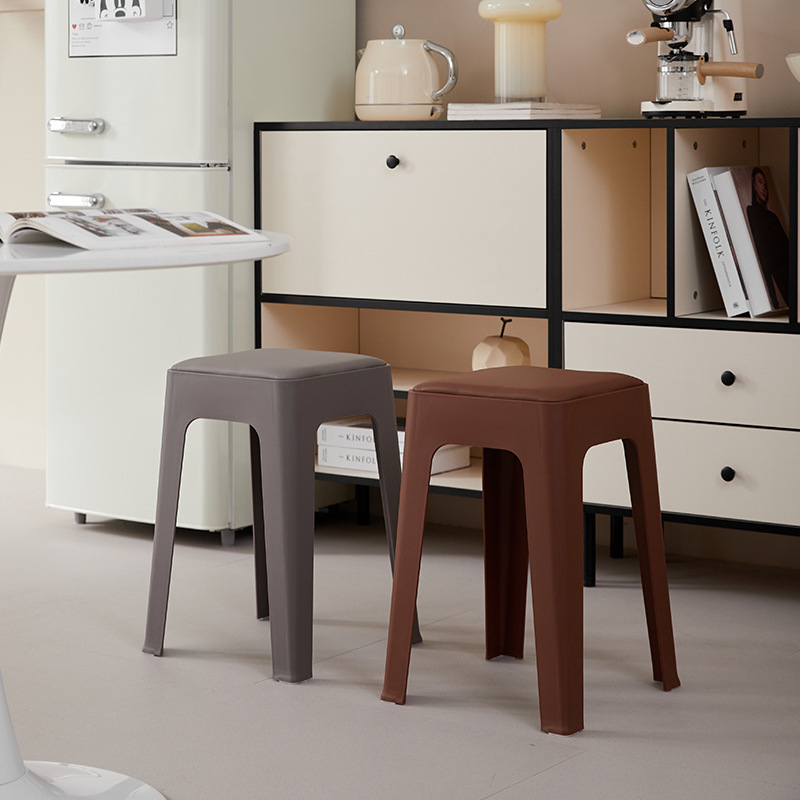 Taburetes cuadrados simples, taburetes casuales, sala de estar, comedor, paquetes blandos, taburetes altos apilables, cómodos taburetes de plástico para sentarse
