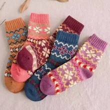 亚马逊秋冬爆款粗针女士兔羊毛袜子时尚舒适民族风羊毛袜海宁厂家