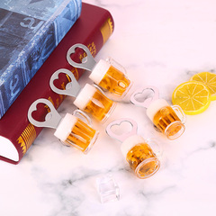 亜明ビールの杯の栓抜き器の復古白酒の洋酒の形の栓抜き器はビール瓶の冷蔵庫の貼ることをシミュレーションします。