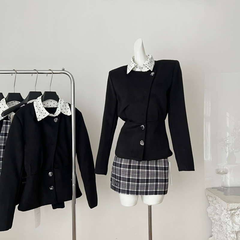 假两件毛呢外套女秋冬季新款设计感收腰显瘦短款上衣半身裙俩件套