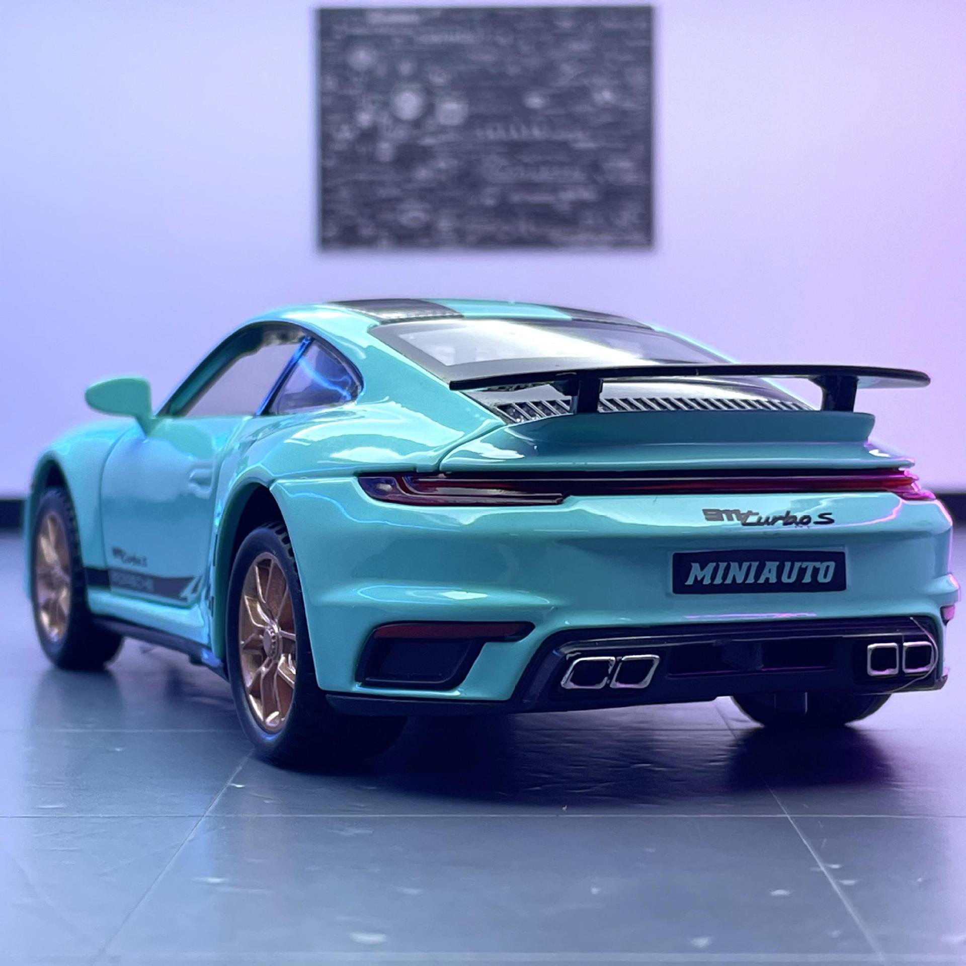 Jianyuan modelo de coche de aleación 1:32 juguete que preserva el tiempo 911Turbo S Tire hacia atrás el sonido y la luz del coche de juguete modelo de música Decoración